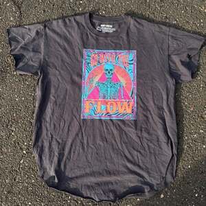 Pebby Forevee Go With The Flow Skeleton Graphic T-Shirt XL